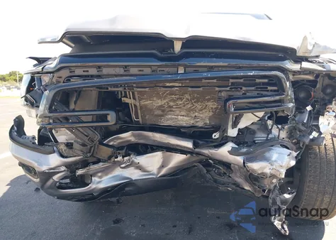 2022 Ram 1500 Big Horn 4X2 6'4 Box from USA, damaged, VIN 1C6RREBT7NN153364